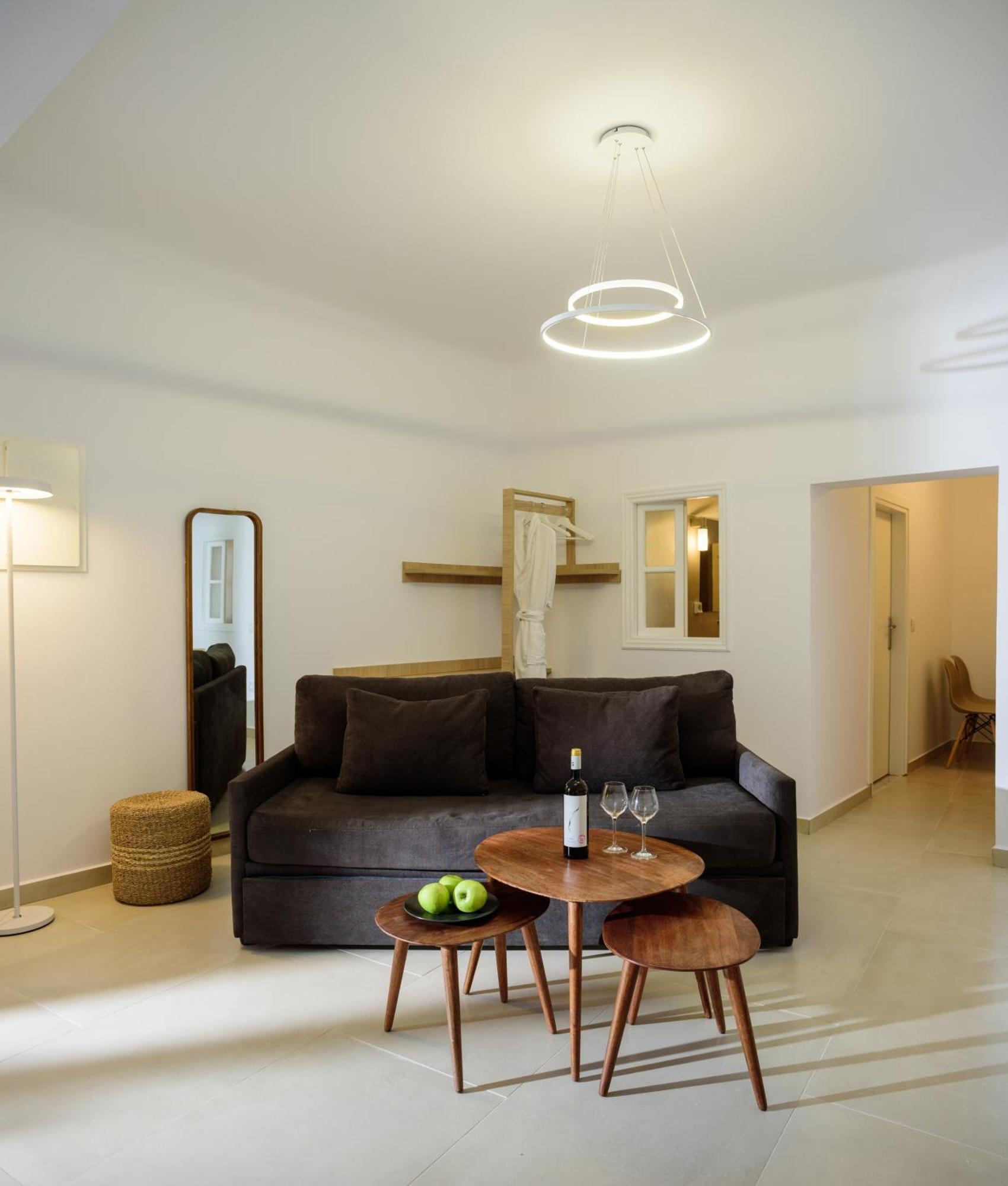 Anemos Family Suites ฟิรา ภายนอก รูปภาพ